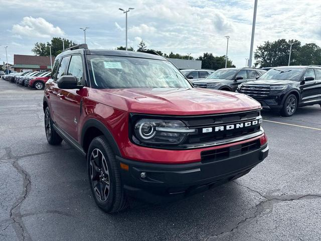 Photo of 2021 Rapid Red Metallic Tinted Clearcoat Ford Bronco Sport