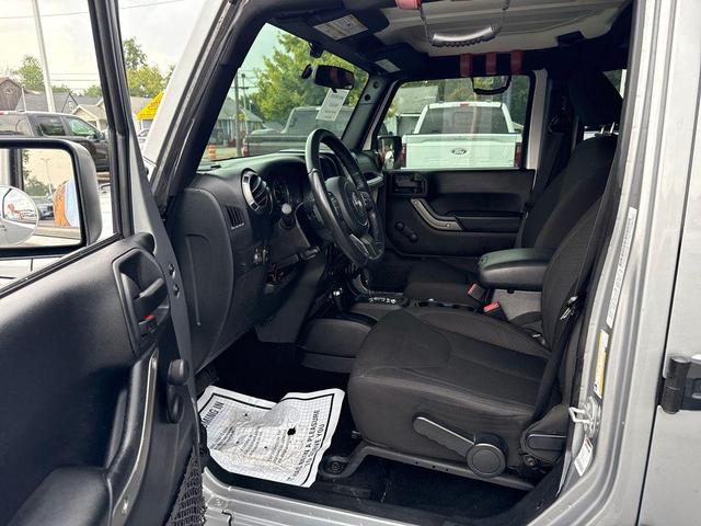 Photo of 2016 Billet Silver Metallic Clearcoat Jeep Wrangler Unlimited