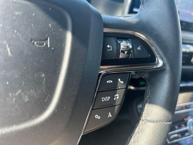 Photo of 2022 Asher Gray Metallic Clearcoat Lincoln Nautilus