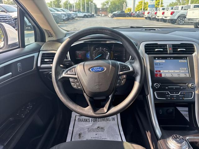 Photo of 2017 Oxford White Ford Fusion