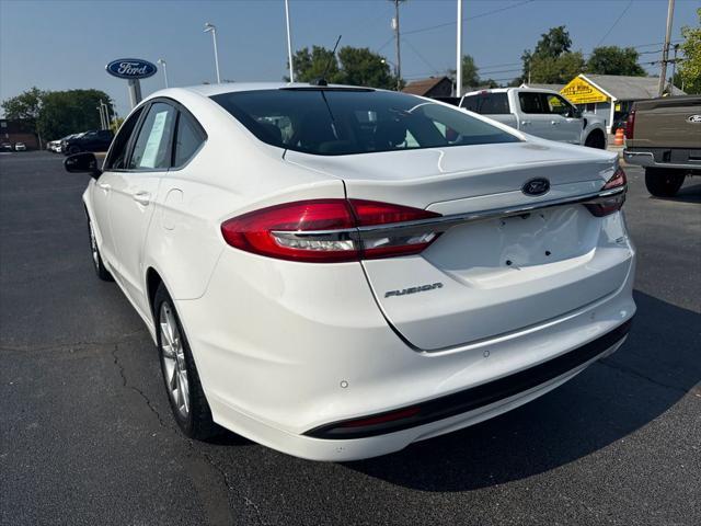 Photo of 2017 Oxford White Ford Fusion
