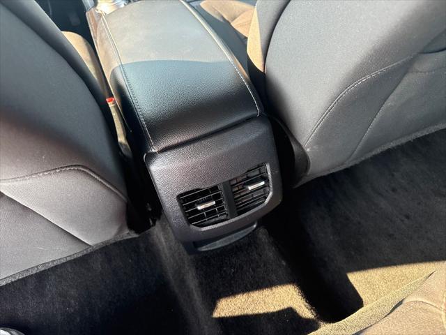 Photo of 2017 Oxford White Ford Fusion