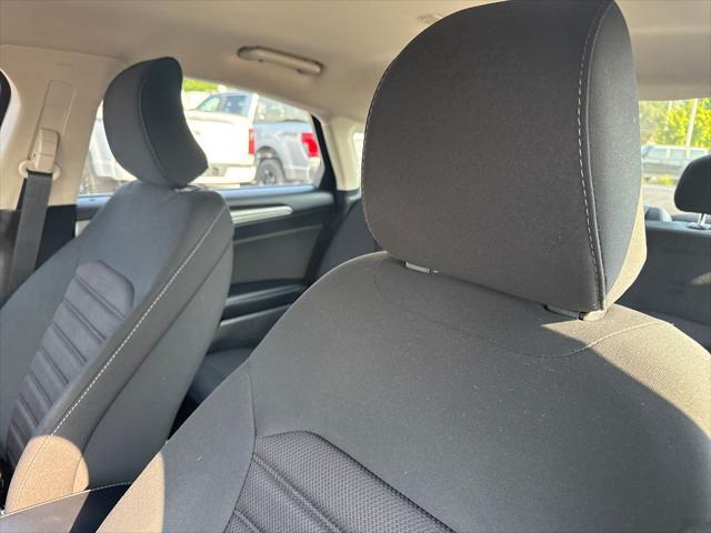 Photo of 2017 Oxford White Ford Fusion