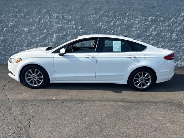 Photo of 2017 Oxford White Ford Fusion