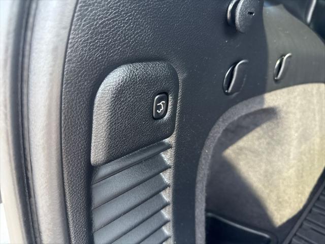 Photo of 2020 Bright White Clearcoat Jeep Grand Cherokee