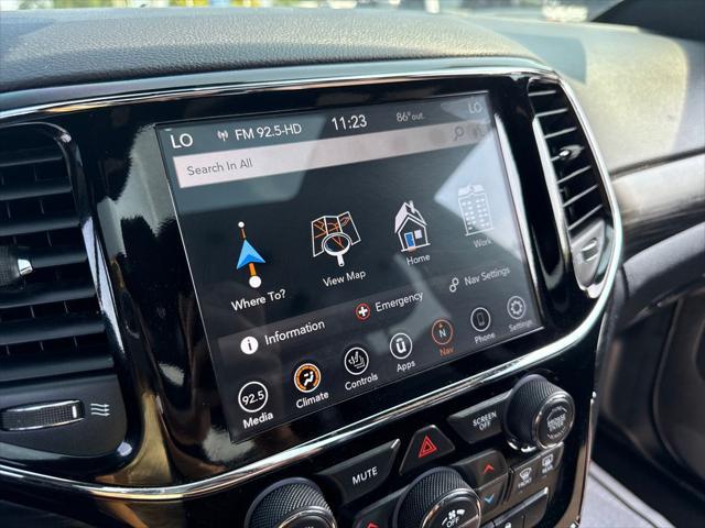 Photo of 2020 Bright White Clearcoat Jeep Grand Cherokee