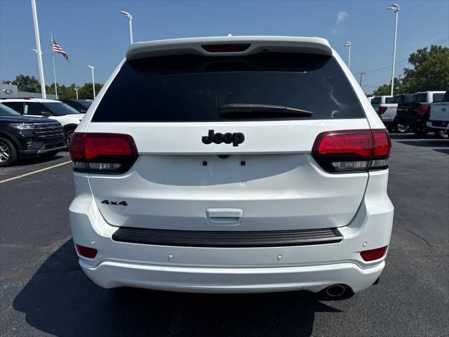 Photo of 2020 Bright White Clearcoat Jeep Grand Cherokee