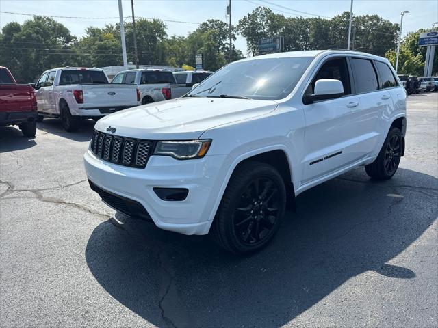 Photo of 2020 Bright White Clearcoat Jeep Grand Cherokee