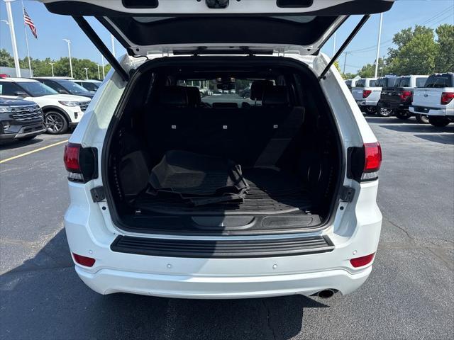 Photo of 2020 Bright White Clearcoat Jeep Grand Cherokee