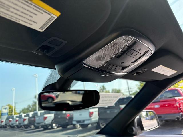 Photo of 2020 Bright White Clearcoat Jeep Grand Cherokee