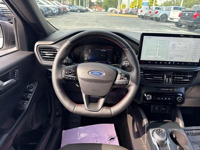 Photo of 2023 Iconic Silver Metallic Ford Escape