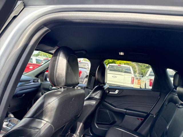 Photo of 2023 Iconic Silver Metallic Ford Escape