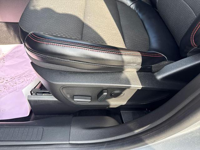 Photo of 2023 Iconic Silver Metallic Ford Escape