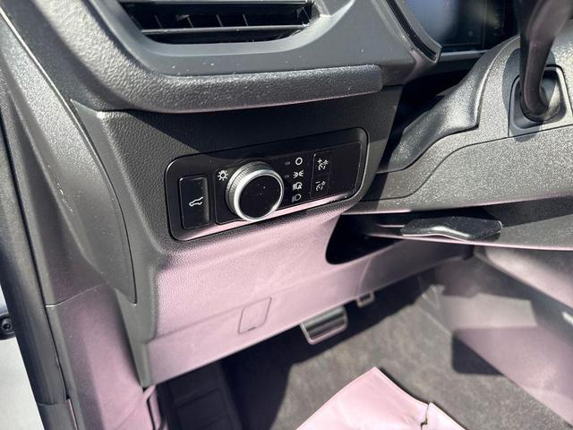 Photo of 2023 Iconic Silver Metallic Ford Escape