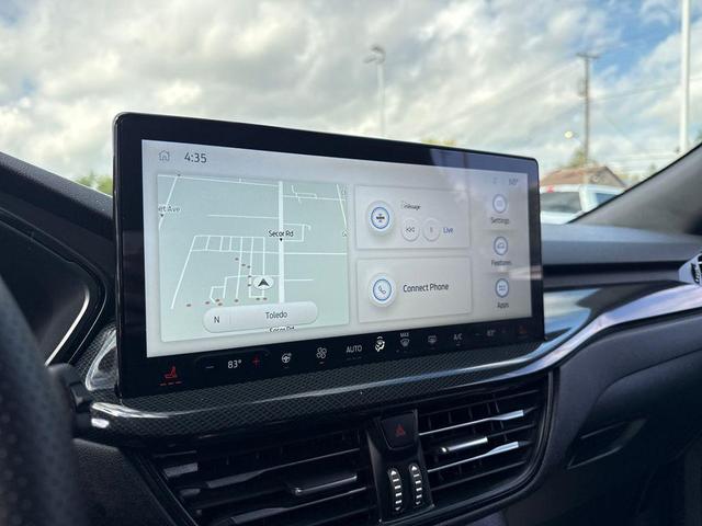 Photo of 2023 Iconic Silver Metallic Ford Escape