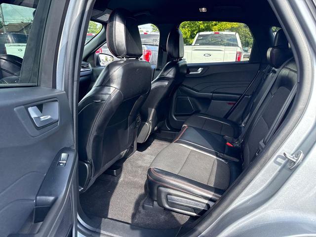 Photo of 2023 Iconic Silver Metallic Ford Escape