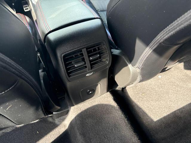 Photo of 2023 Iconic Silver Metallic Ford Escape