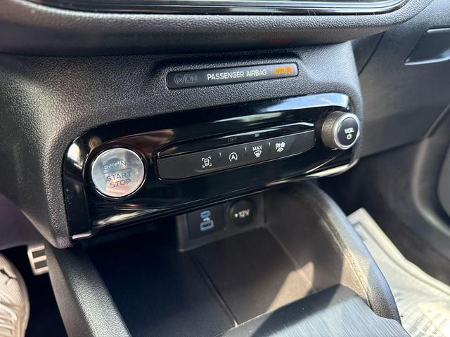 Photo of 2023 Iconic Silver Metallic Ford Escape