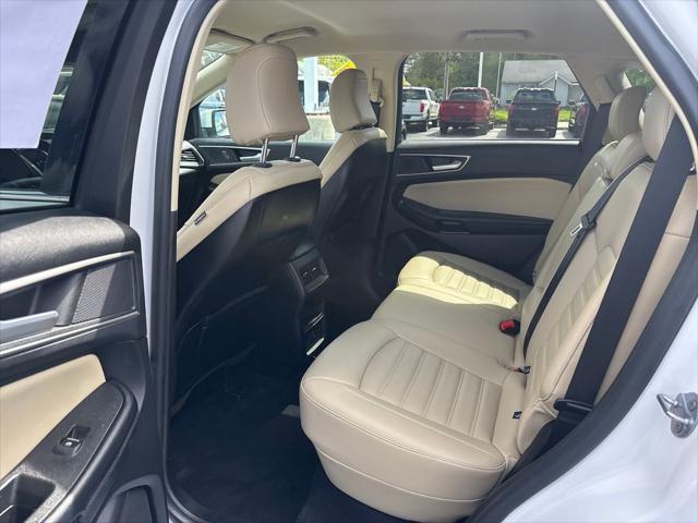 Photo of 2024 Oxford White Ford Edge