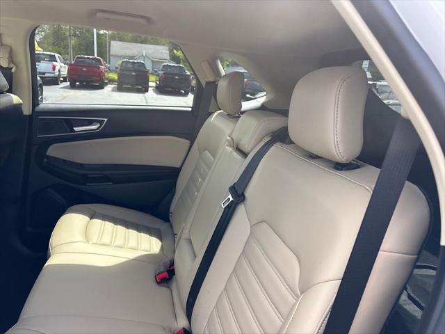 Photo of 2024 Oxford White Ford Edge