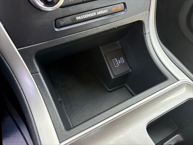 Photo of 2024 Oxford White Ford Edge