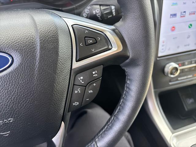 Photo of 2024 Oxford White Ford Edge