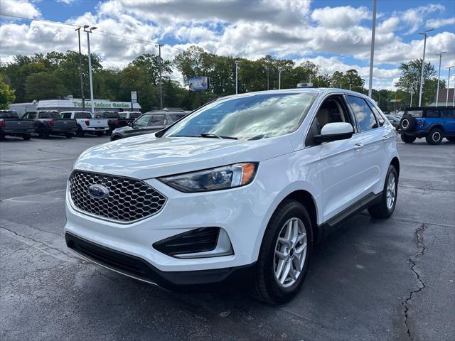 Photo of 2024 Oxford White Ford Edge