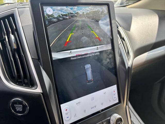 Photo of 2024 Oxford White Ford Edge