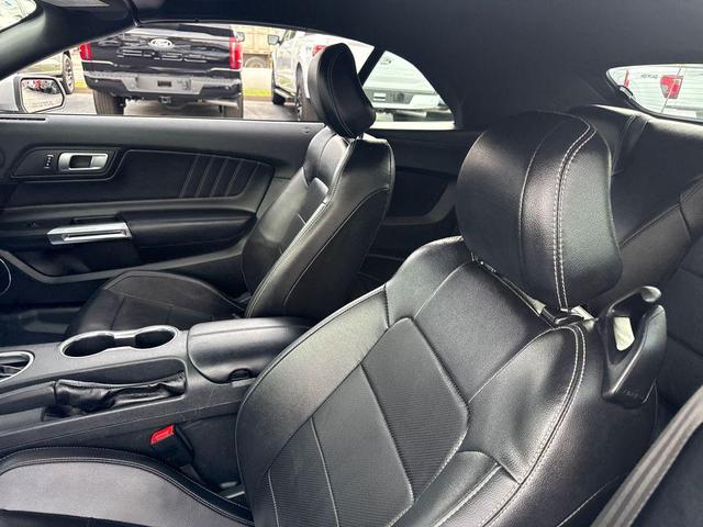 Photo of 2023 Iconic Silver Metallic Ford Mustang