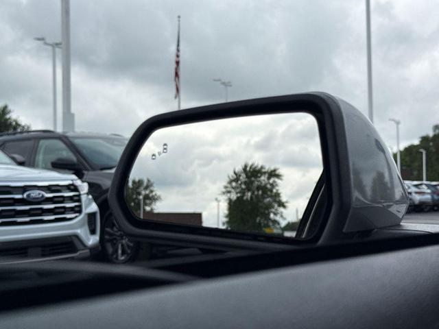 Photo of 2023 Iconic Silver Metallic Ford Mustang