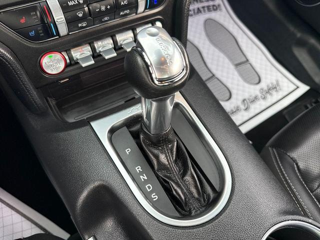 Photo of 2023 Iconic Silver Metallic Ford Mustang