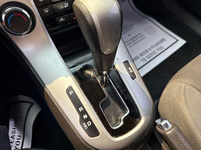 Photo of 2016 Silver Ice Metallic Chevrolet Cruze Limited