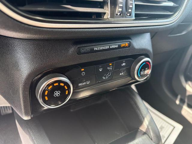 Photo of 2022 Iced Blue Silver Metallic Ford Escape