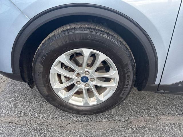 Photo of 2022 Iced Blue Silver Metallic Ford Escape