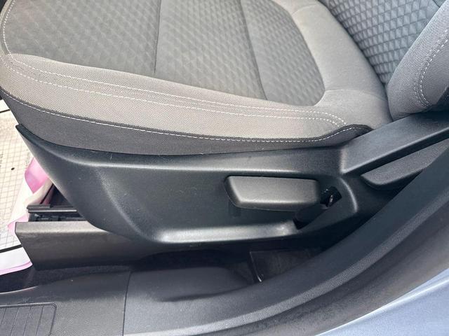 Photo of 2022 Iced Blue Silver Metallic Ford Escape