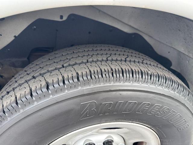 Photo of 2023 Summit White GMC Savana 2500