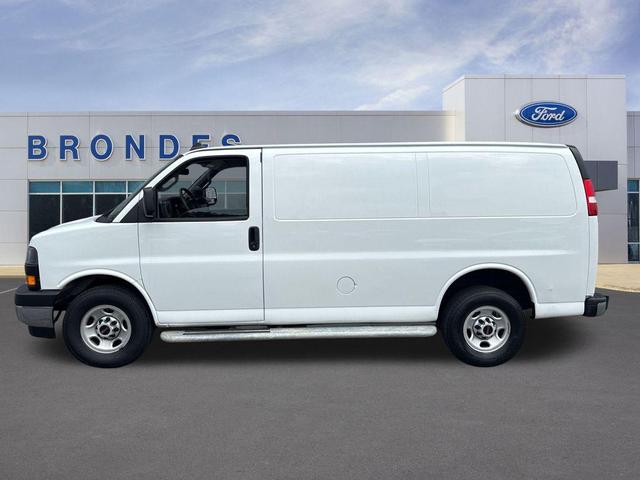 Photo of 2023 Summit White GMC Savana 2500