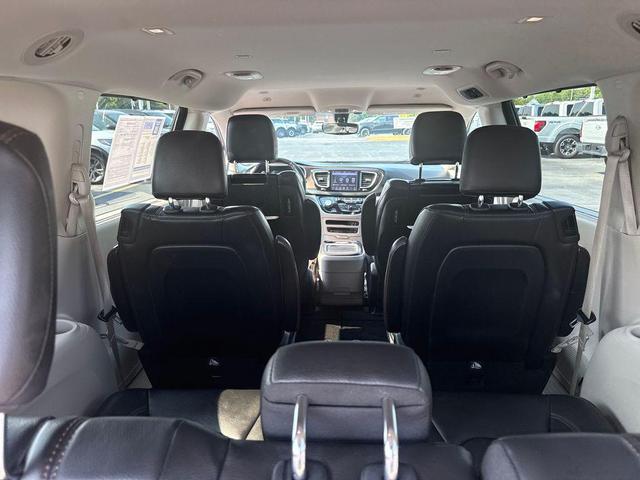 Photo of 2019 Granite Crystal Metallic Clearcoat Chrysler Pacifica