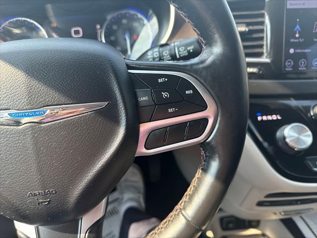 Photo of 2019 Granite Crystal Metallic Clearcoat Chrysler Pacifica