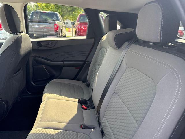 Photo of 2022 Rapid Red Metallic Tinted Clearcoat Ford Escape