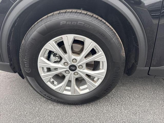 Photo of 2023 Agate Black Metallic Ford Escape