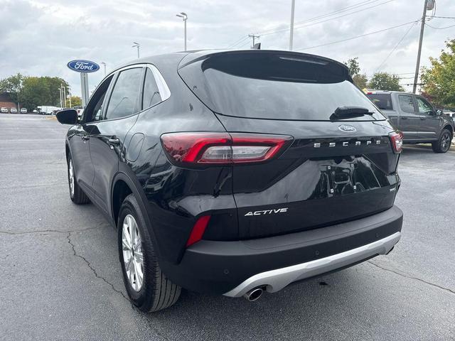 Photo of 2023 Agate Black Metallic Ford Escape