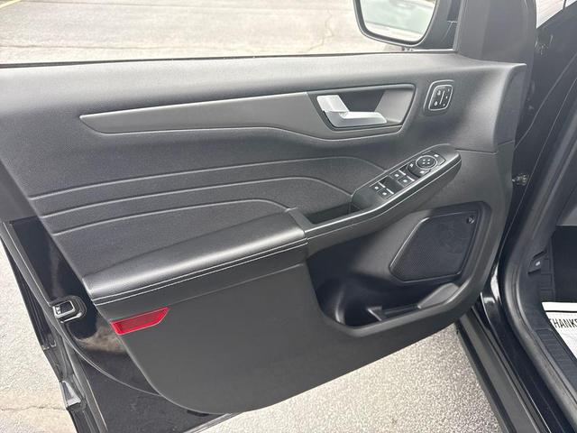 Photo of 2023 Agate Black Metallic Ford Escape