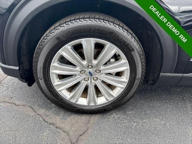 Photo of 2025 Agate Black Metallic Ford Explorer