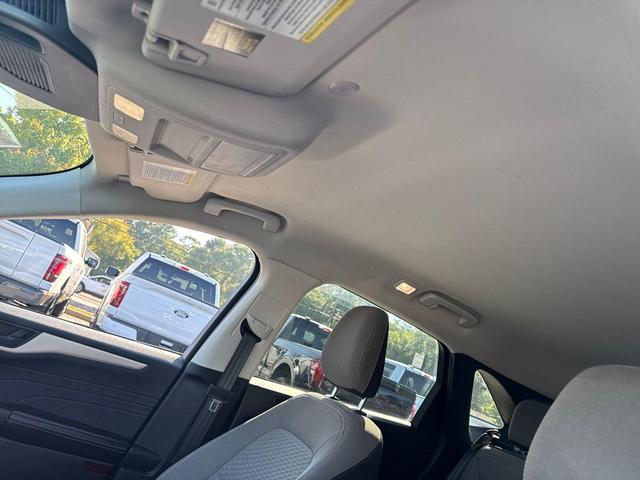 Photo of 2022 Atlas Blue Metallic Ford Escape