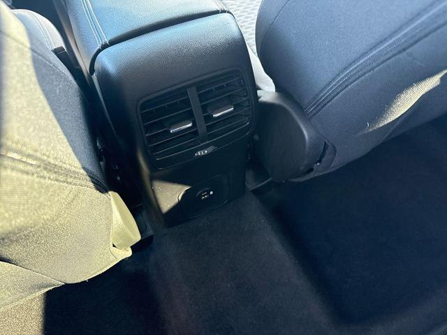 Photo of 2022 Atlas Blue Metallic Ford Escape