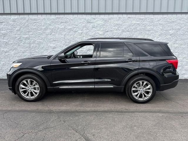 Photo of 2022 Agate Black Metallic Ford Explorer
