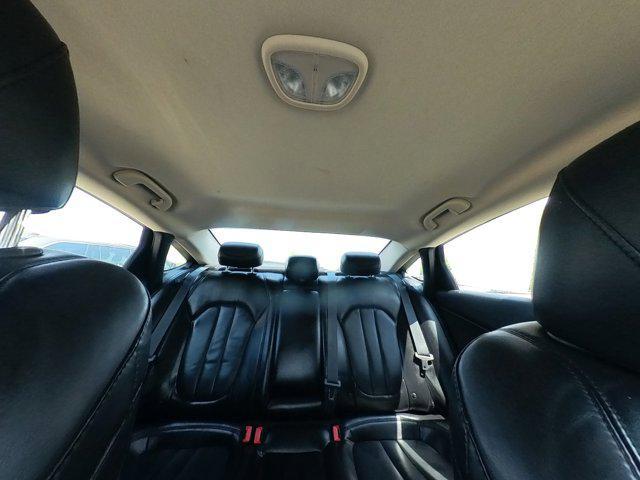 Photo of 2015 Black Clearcoat Chrysler 200