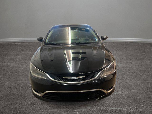 Photo of 2015 Black Clearcoat Chrysler 200