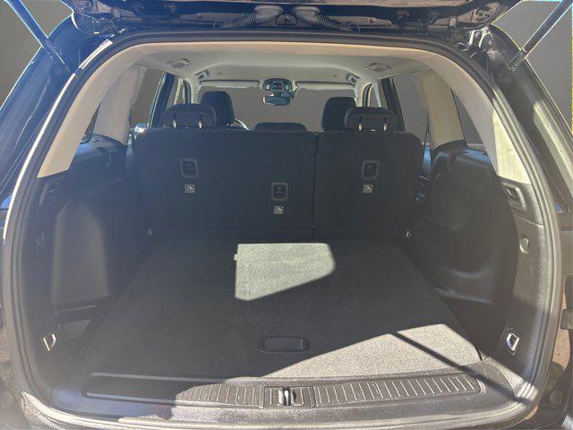Photo of 2023 Diamond Black Crystal Pearlcoat Jeep Grand Cherokee